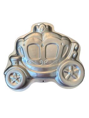 Wilton Princess Carriage Cake Pan #2105-1027 2008 Princess Birthday party